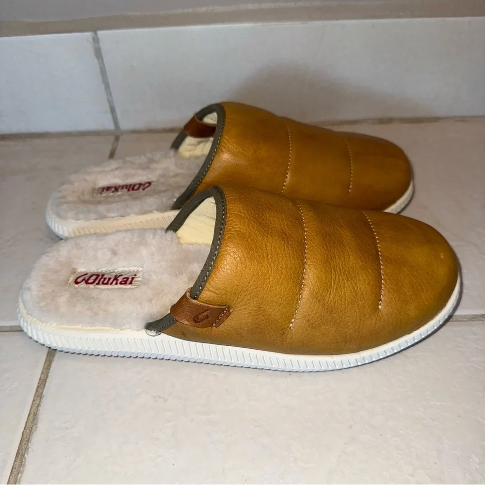 NWOT OluKai Mua ‘Ili Shearling Mule Slipper NWOT Size 10 Leather Cozy